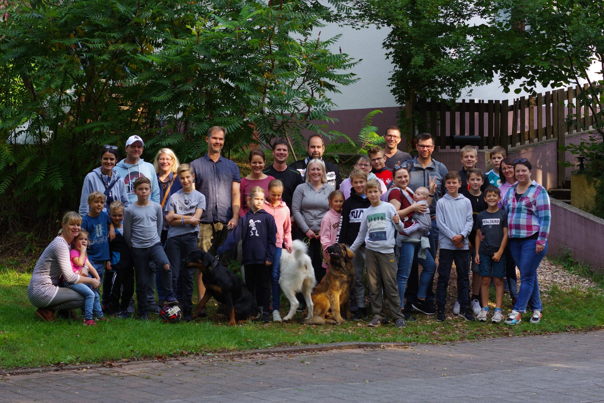 Junge Familien unterwegs in Hauenstein